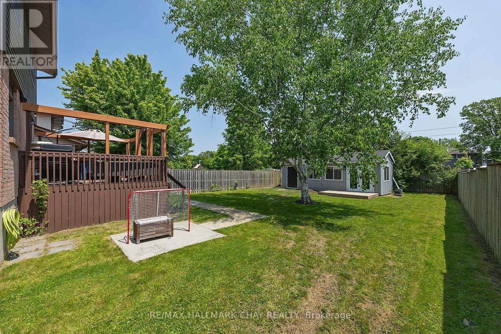 850 ROWANTREE CRESCENT Image 37