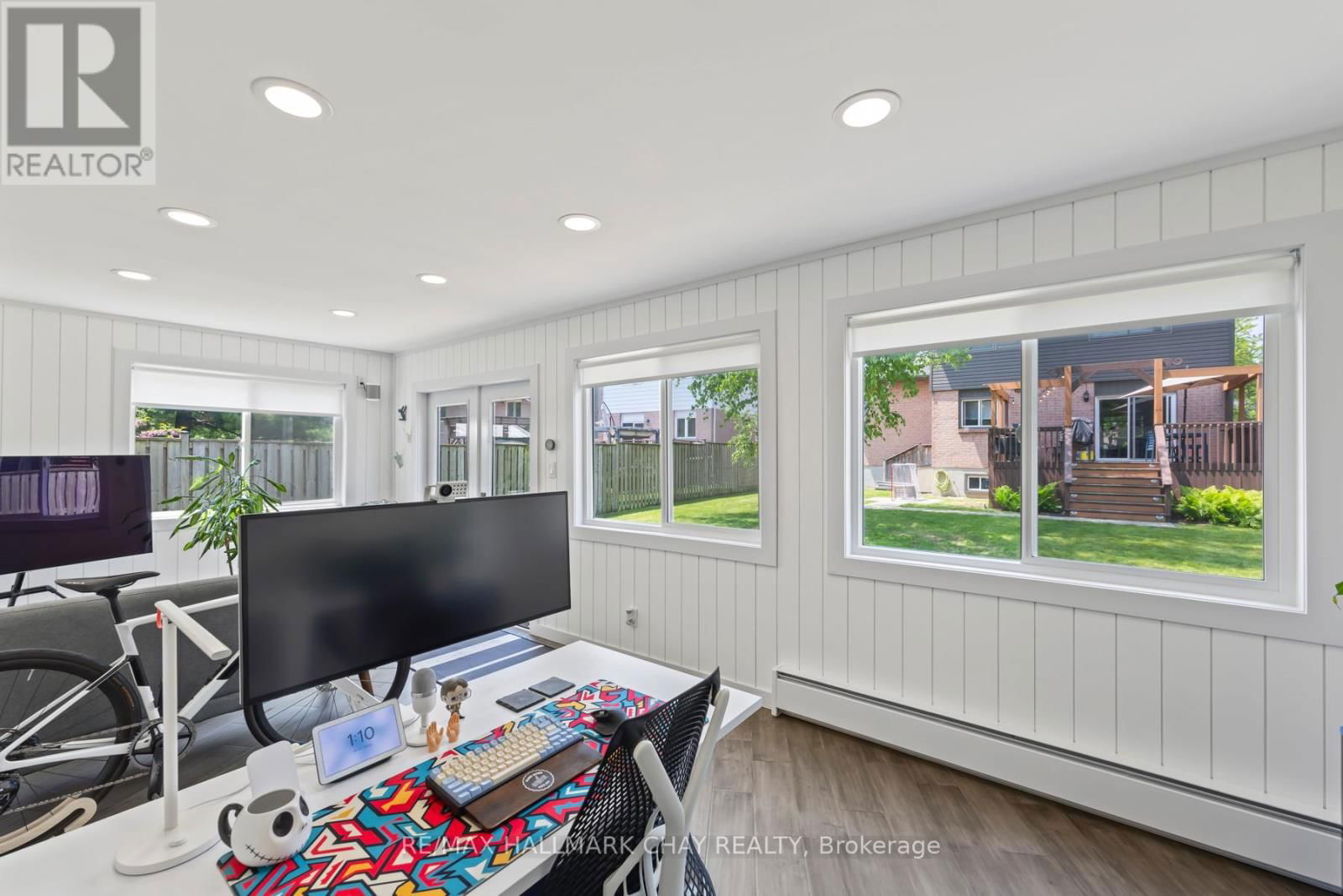 850 ROWANTREE CRESCENT Image 39