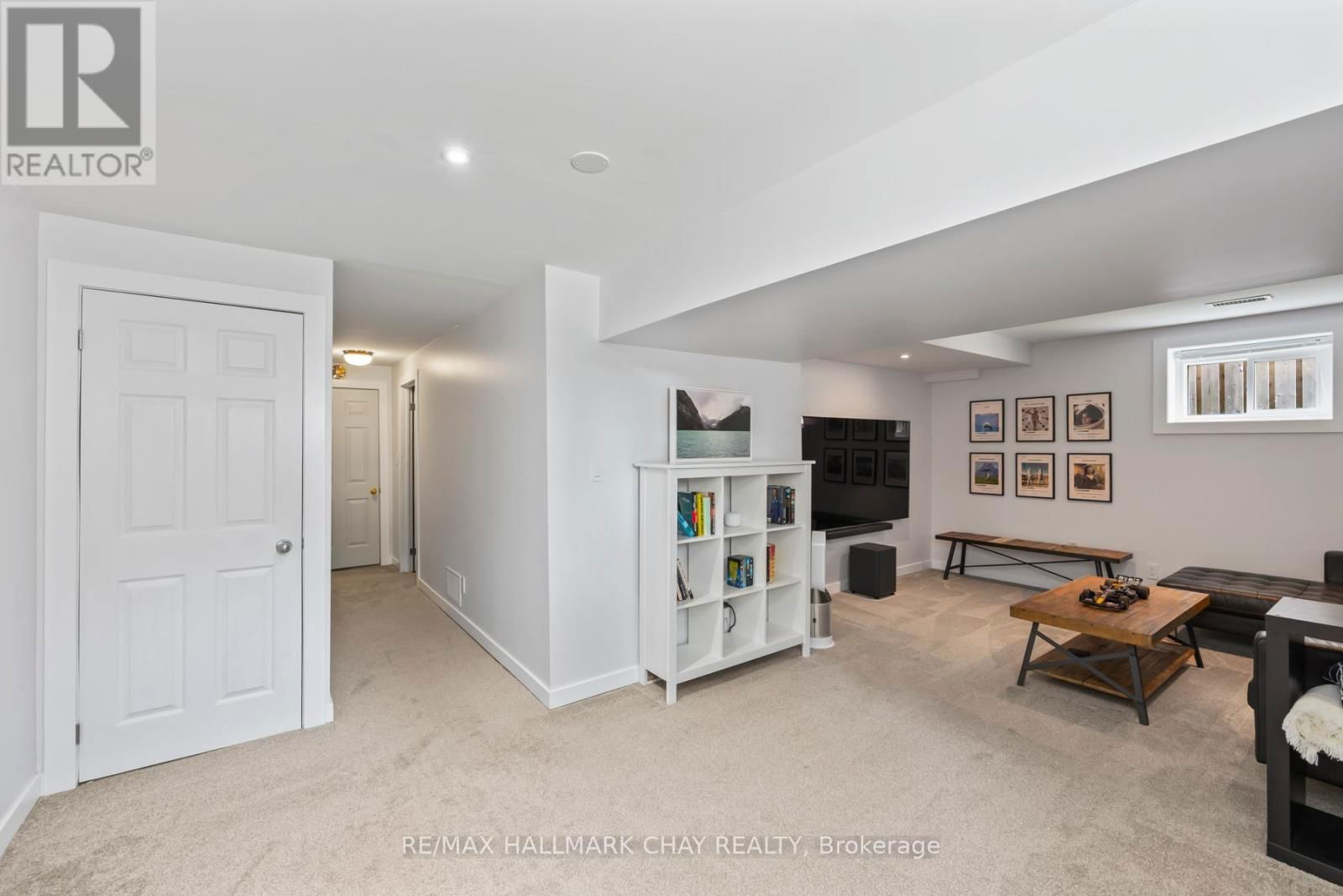 850 ROWANTREE CRESCENT Image 41