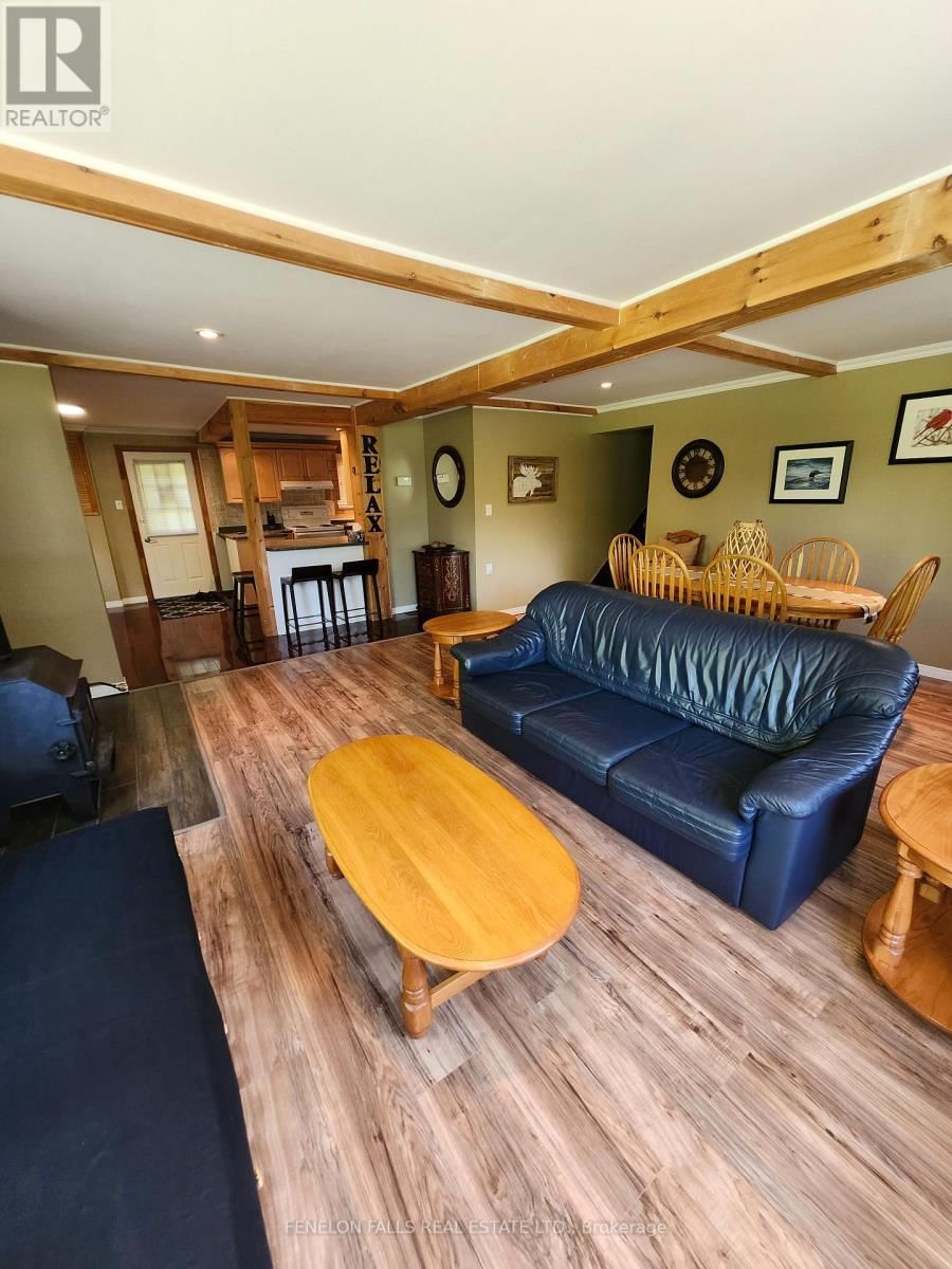 63 THOMAS DRIVE Image 13