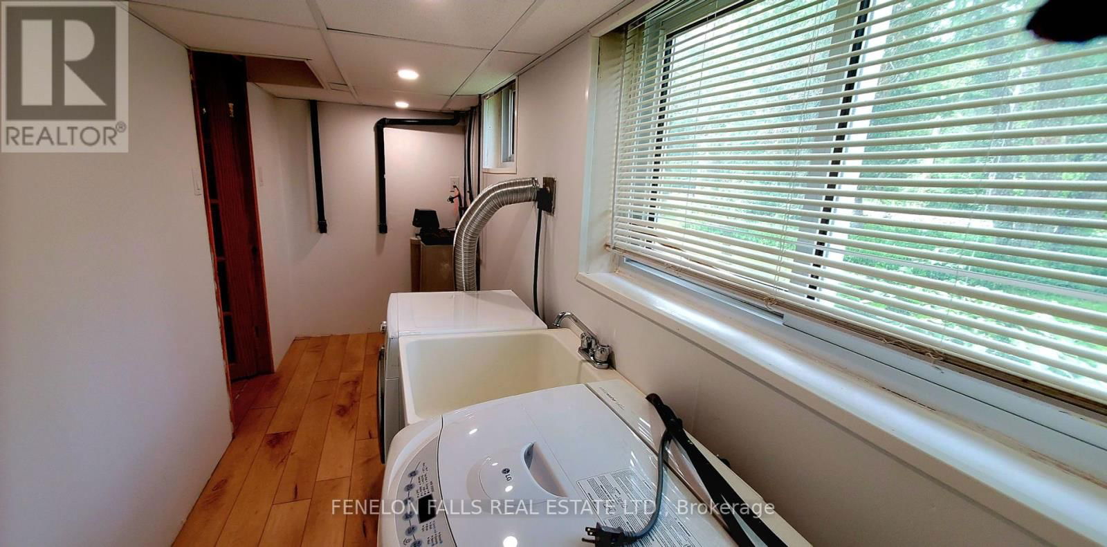 63 THOMAS DRIVE Image 23