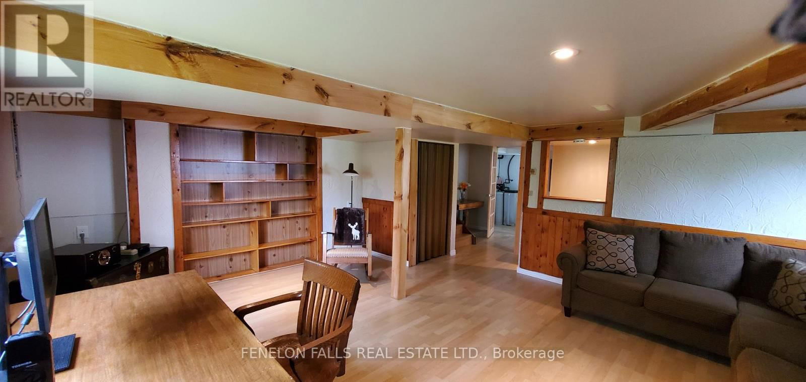 63 THOMAS DRIVE Image 27