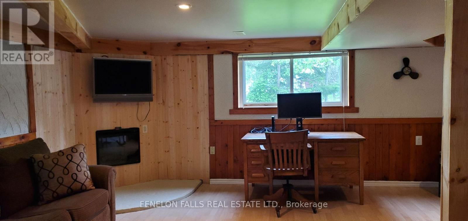 63 THOMAS DRIVE Image 28
