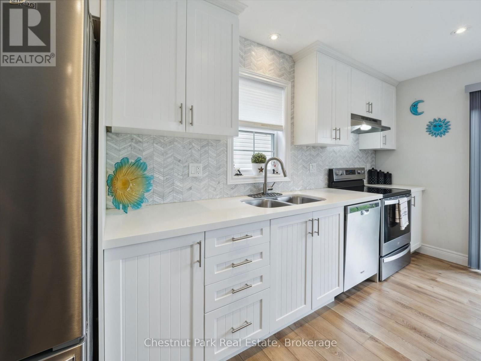 245 WILD ROSE DRIVE Image 12