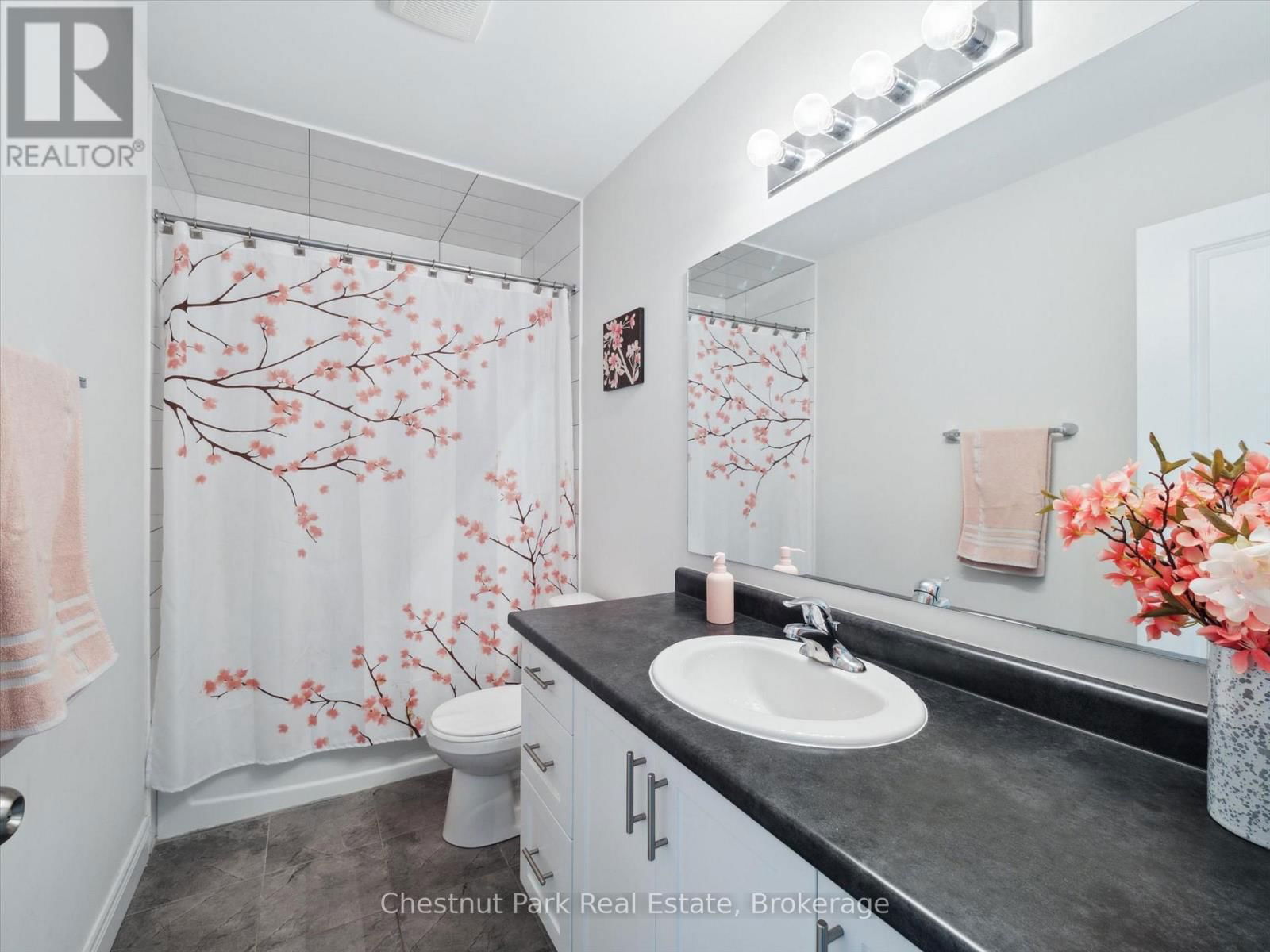 245 WILD ROSE DRIVE Image 25