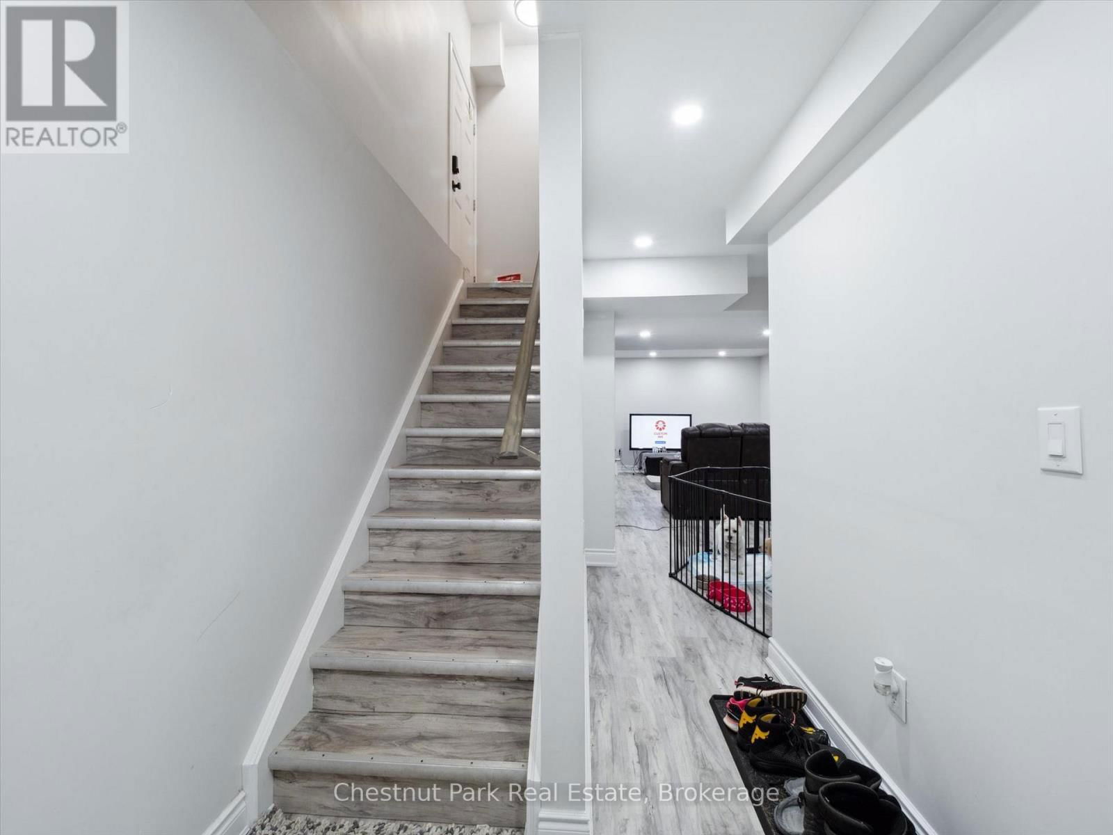 245 WILD ROSE DRIVE Image 27