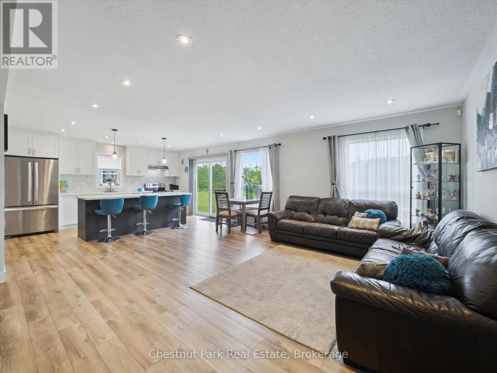 245 WILD ROSE DRIVE Image 8