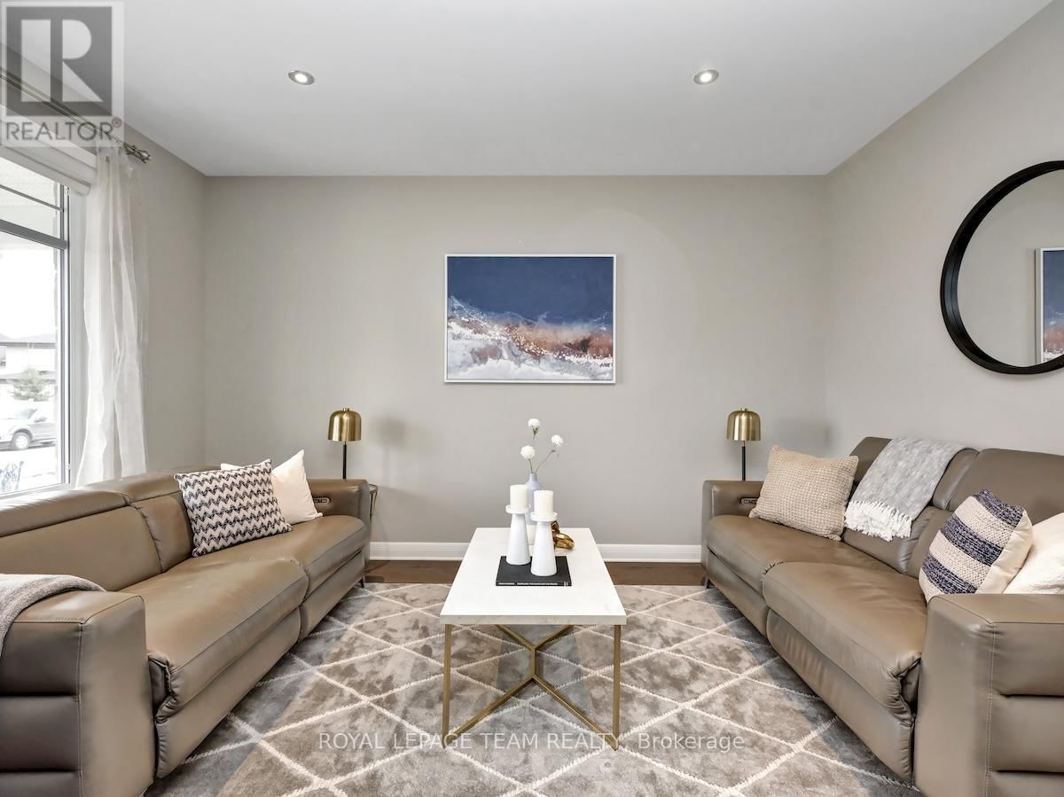 240 ESCARPMENT CRESCENT Image 3