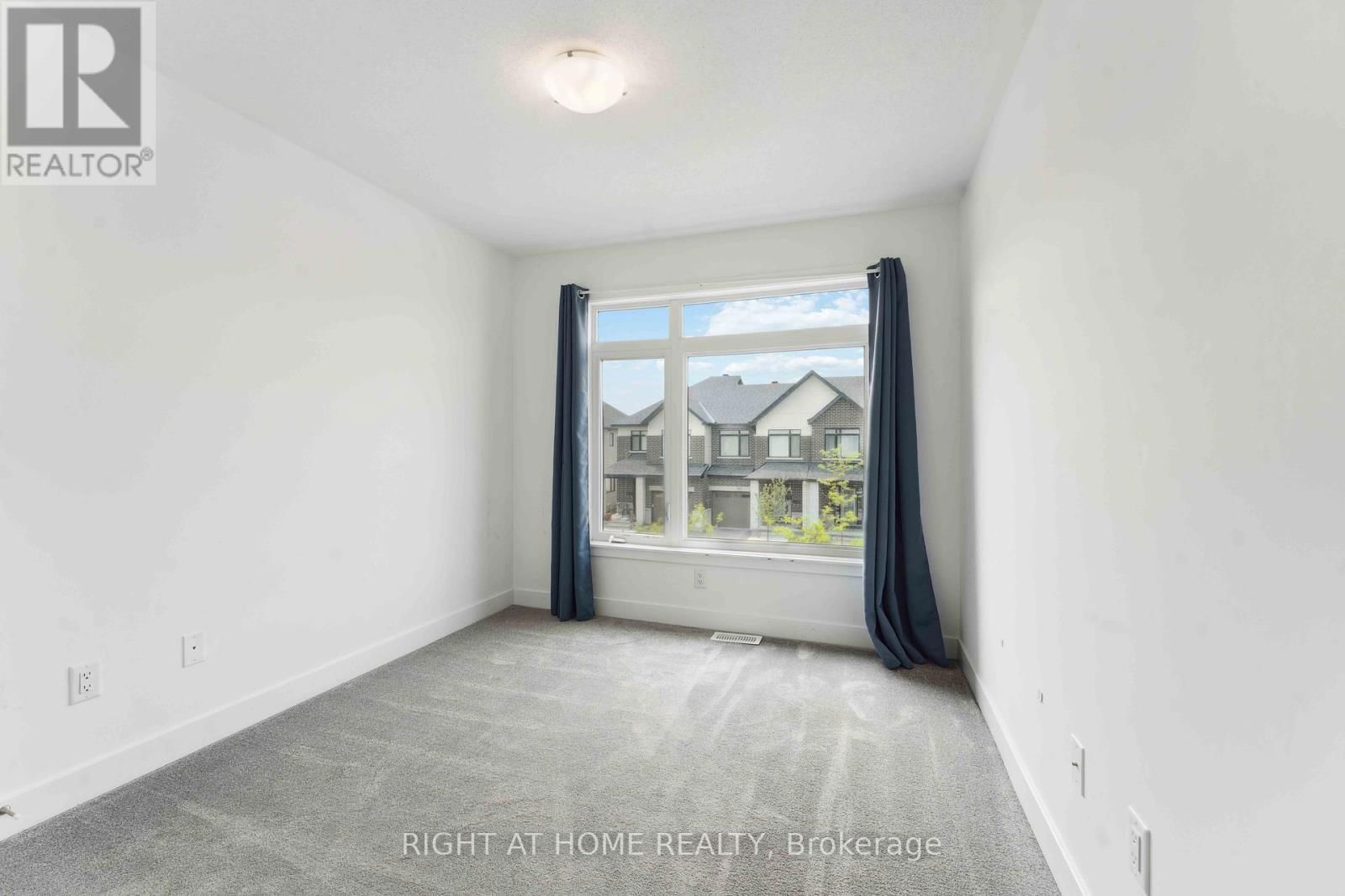 261 FINSBURY AVENUE Image 11