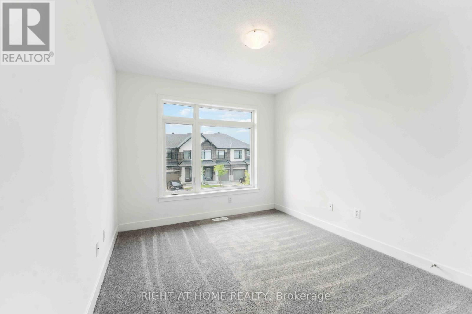 261 FINSBURY AVENUE Image 13