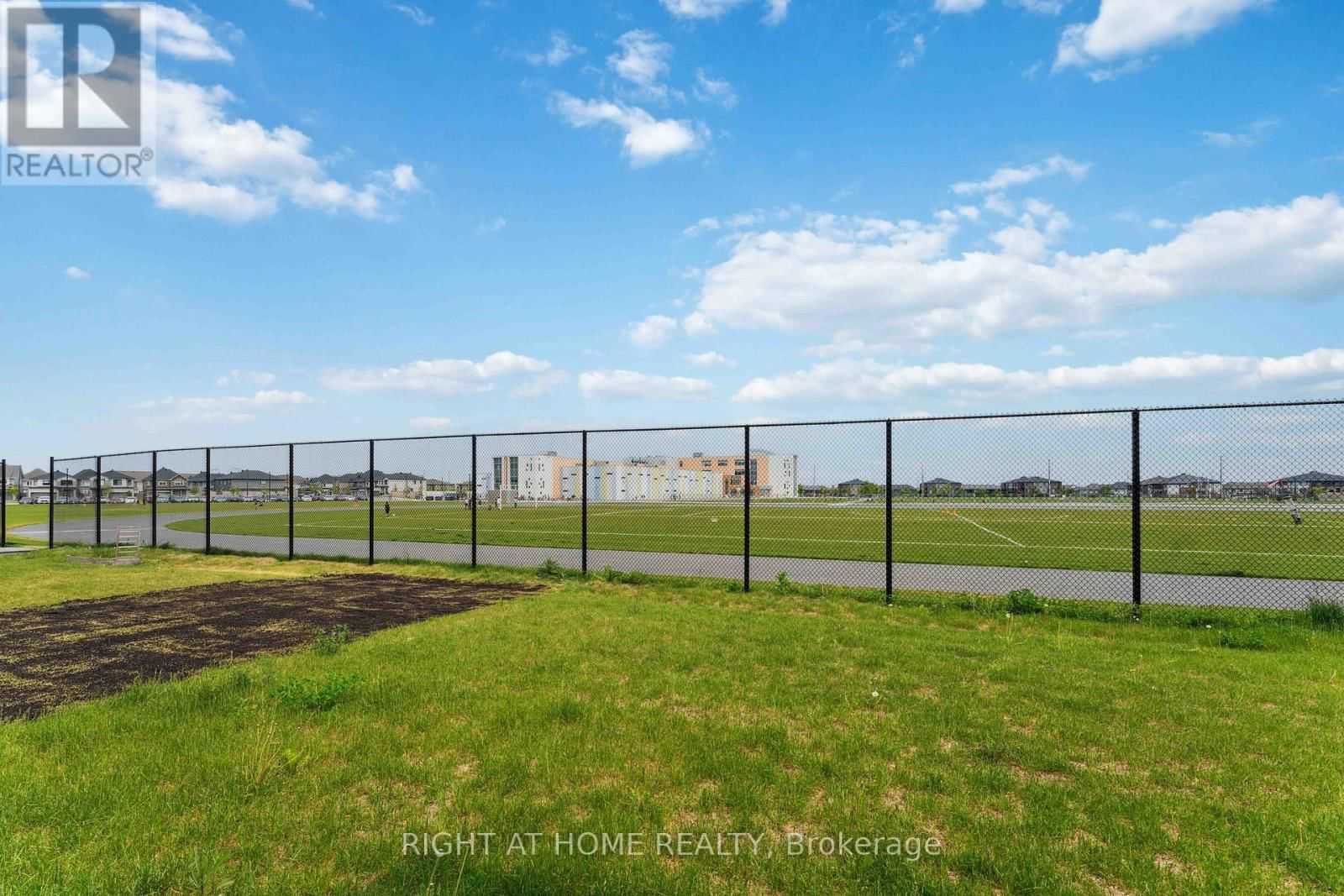 261 FINSBURY AVENUE Image 16