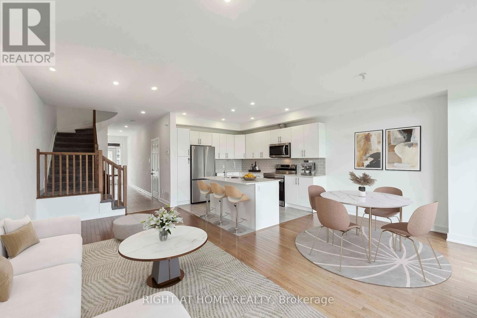 261 FINSBURY AVENUE Image 3