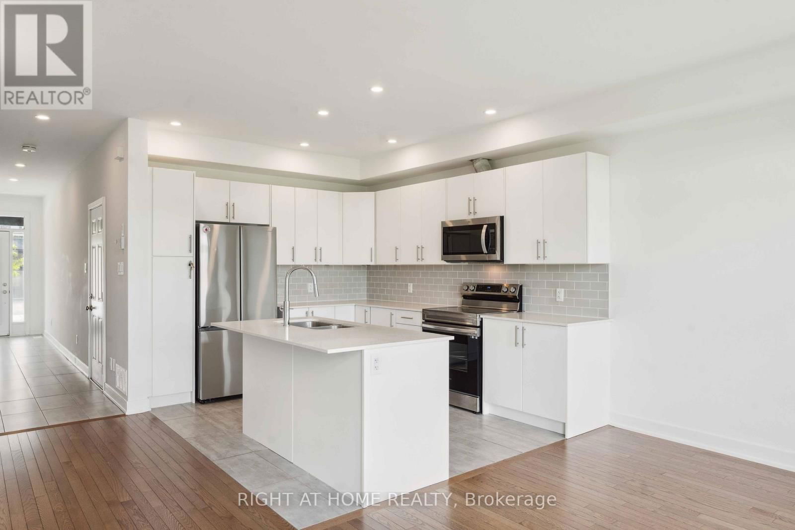 261 FINSBURY AVENUE Image 4