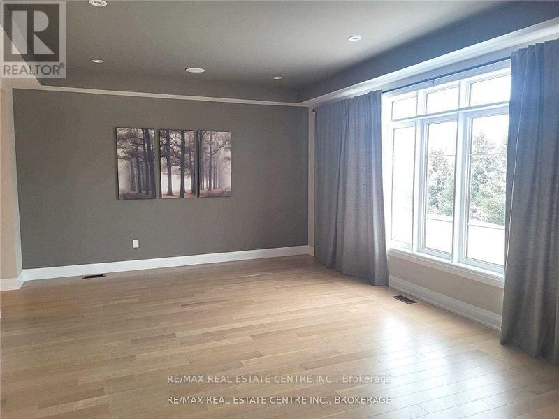23 BARLOW PLACE Image 6