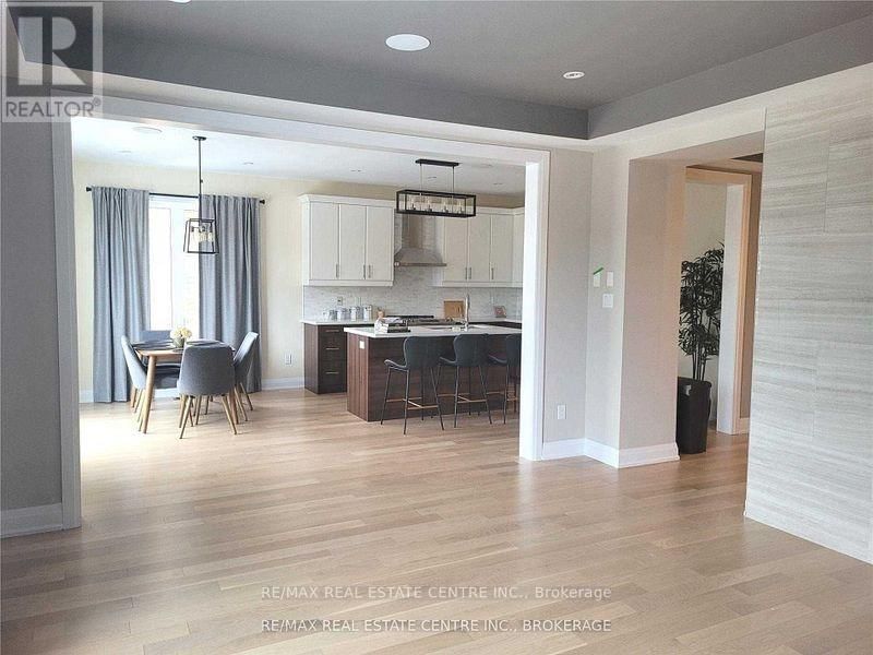 23 BARLOW PLACE Image 7
