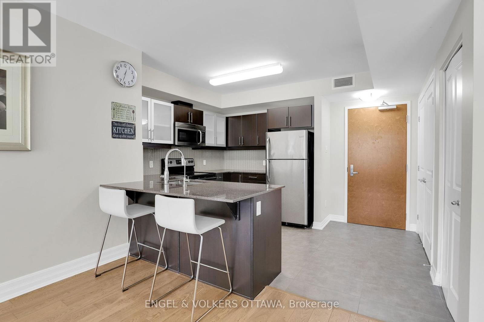 202 - 195 BESSERER STREET Image 10