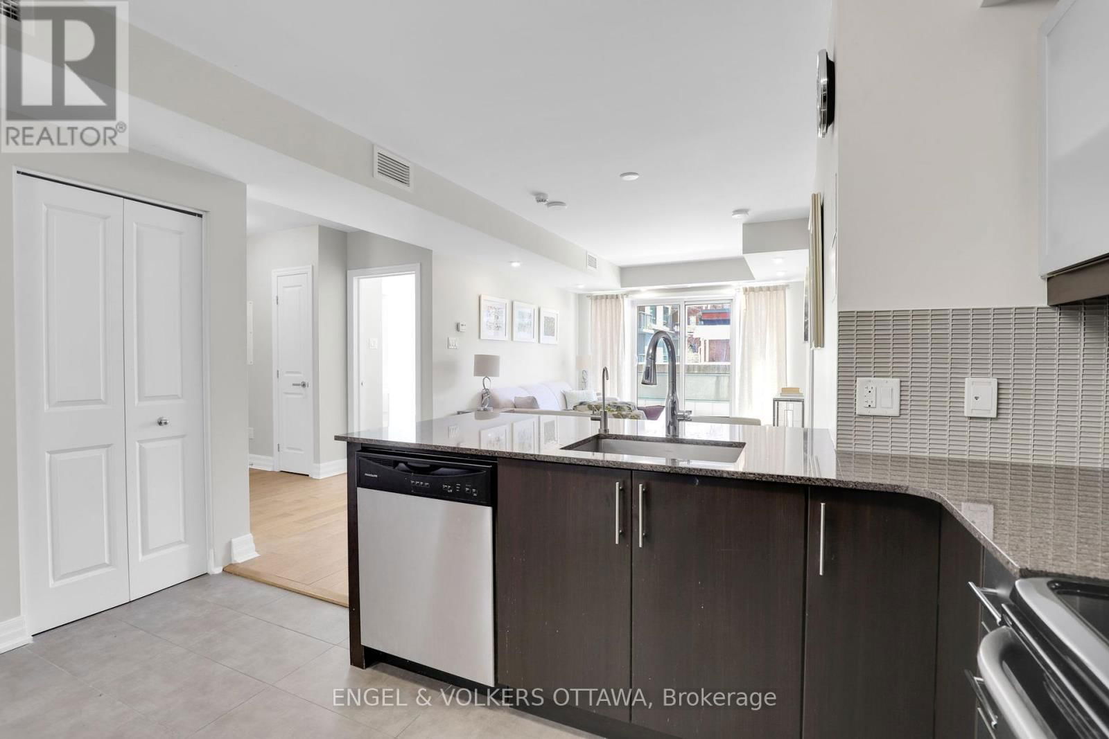 202 - 195 BESSERER STREET Image 9