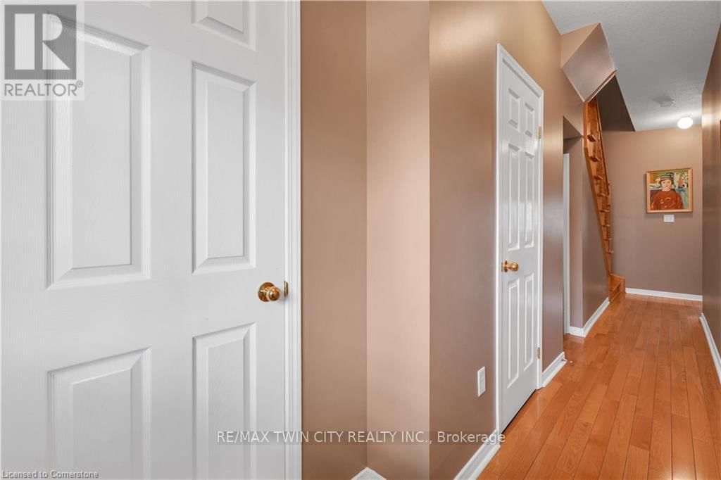 45 - 110 HIGHLAND ROAD EAST Image 3