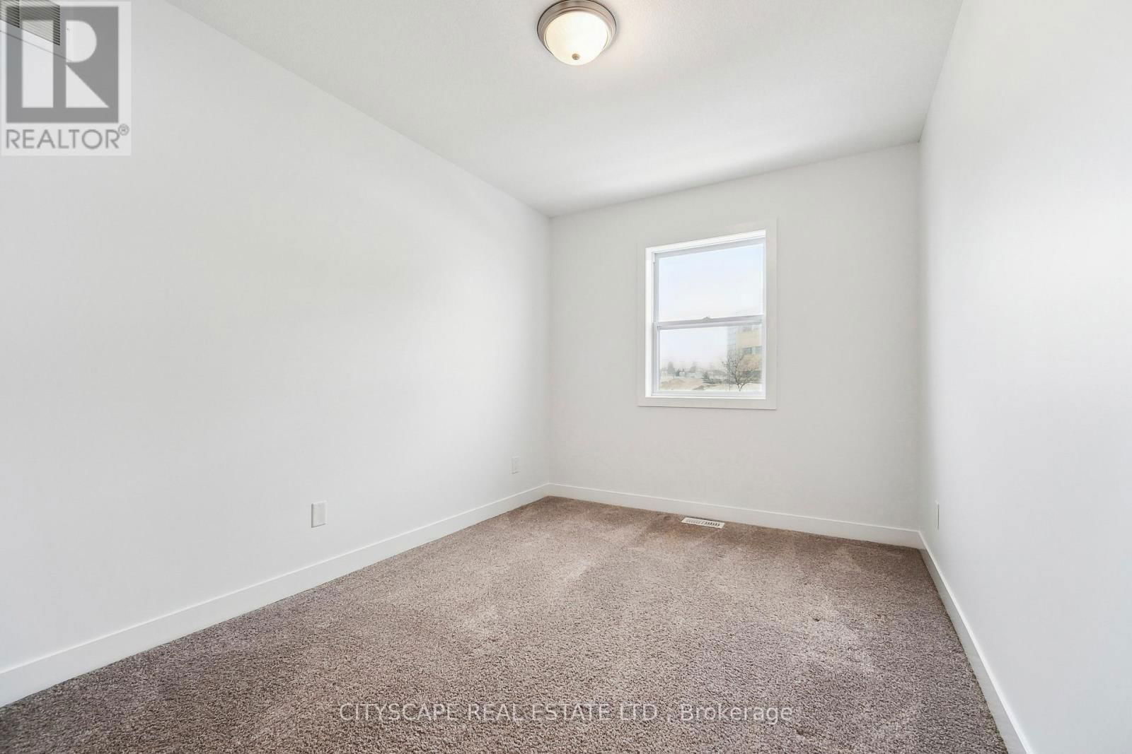 B3 - 439 ATHLONE AVENUE EAST Image 25