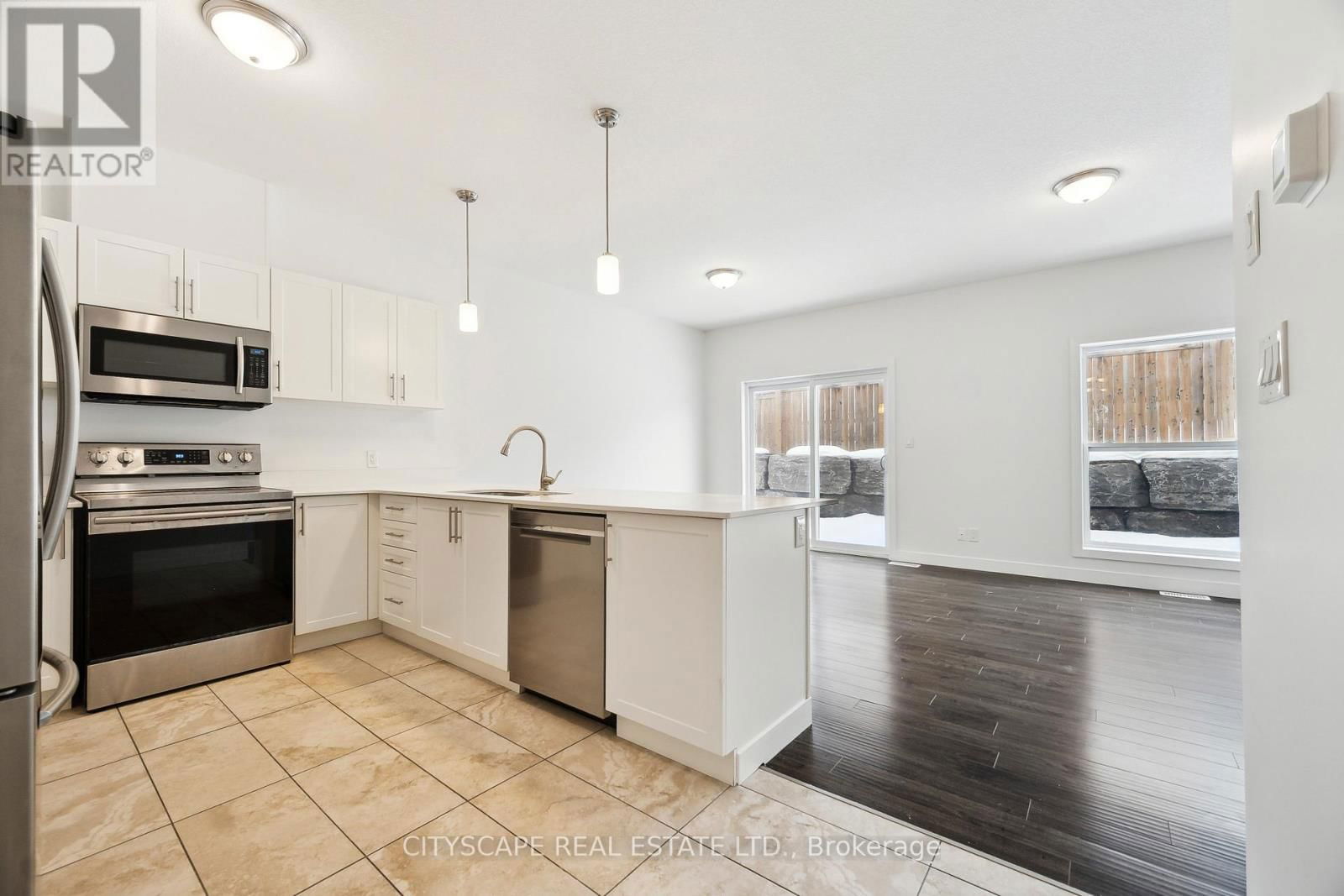 B3 - 439 ATHLONE AVENUE EAST Image 7
