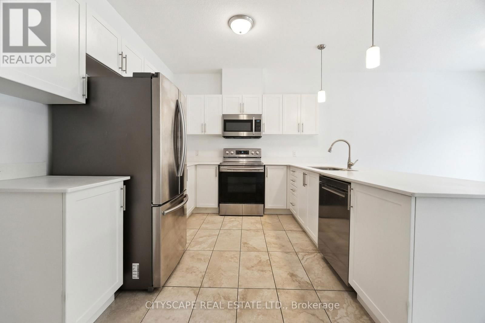 B3 - 439 ATHLONE AVENUE EAST Image 8