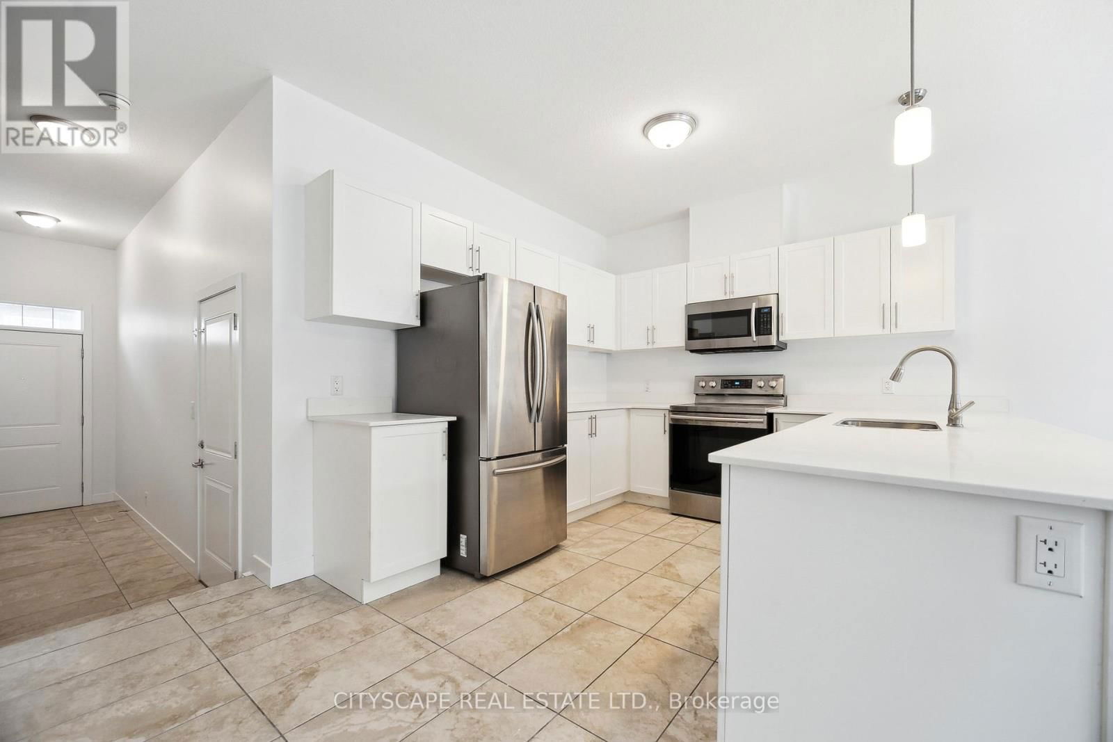 B3 - 439 ATHLONE AVENUE EAST Image 9