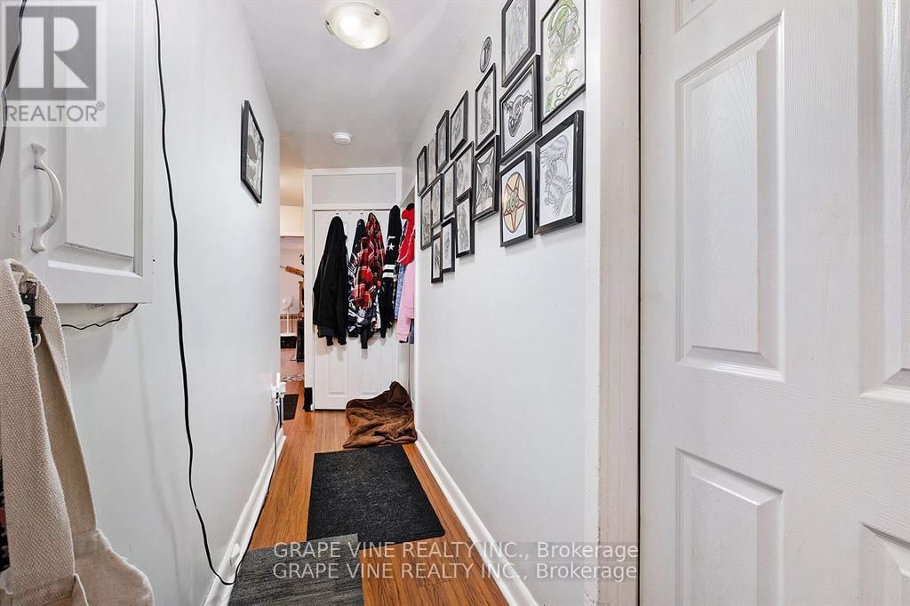261 ELGIN STREET WEST Image 18