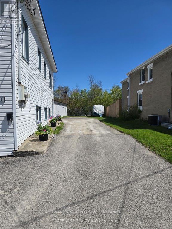 261 ELGIN STREET WEST Image 2