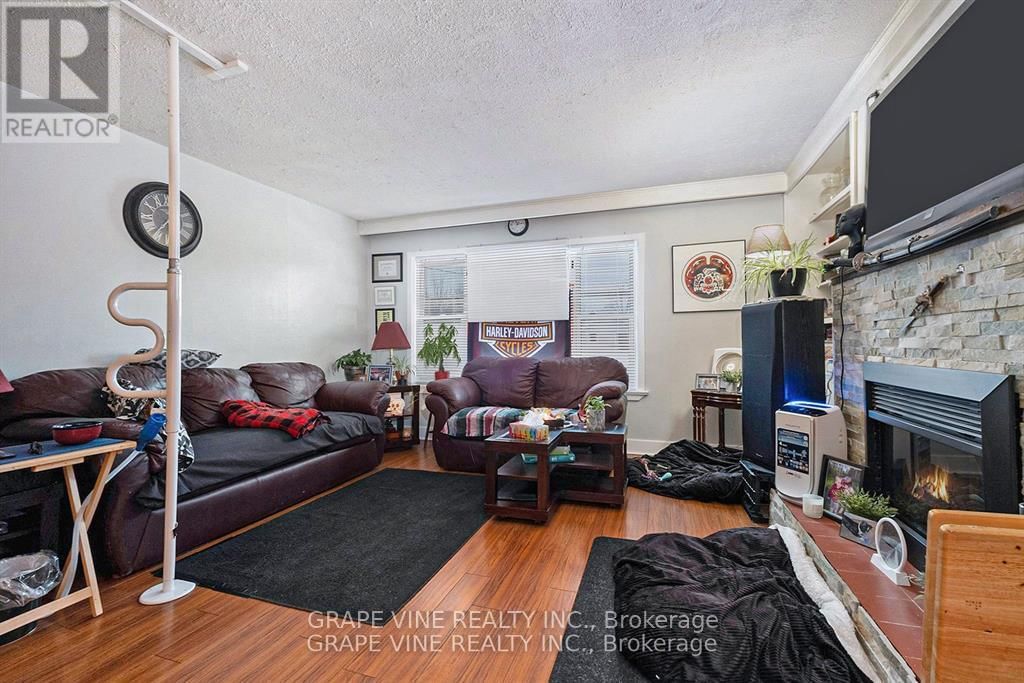 261 ELGIN STREET WEST Image 21