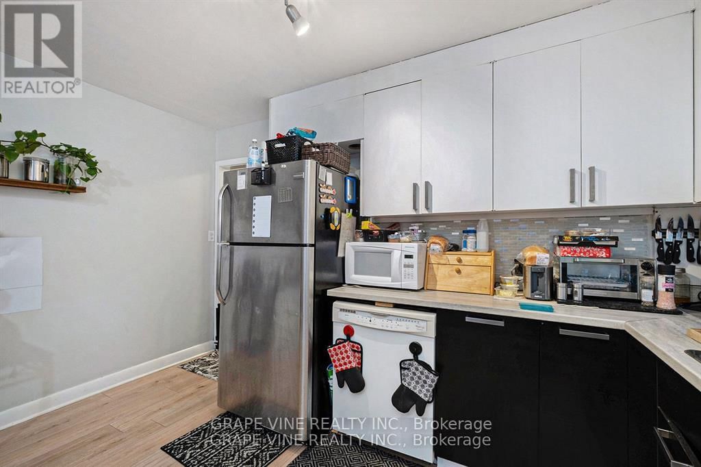 261 ELGIN STREET WEST Image 22