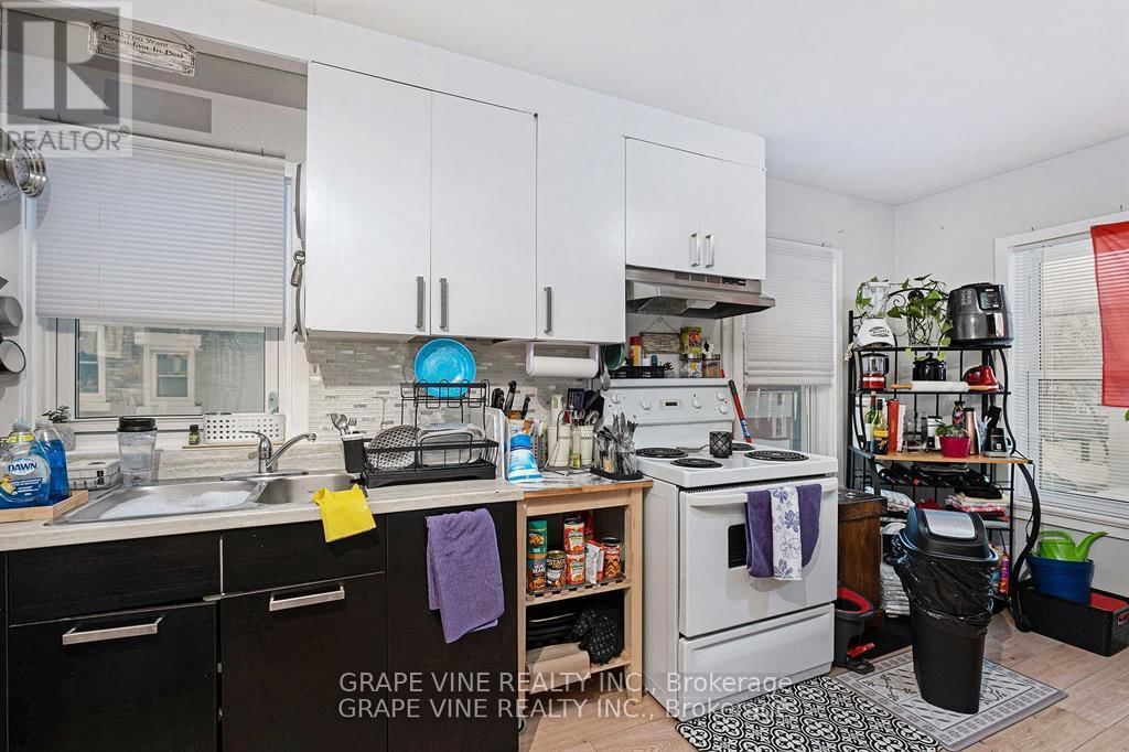 261 ELGIN STREET WEST Image 23