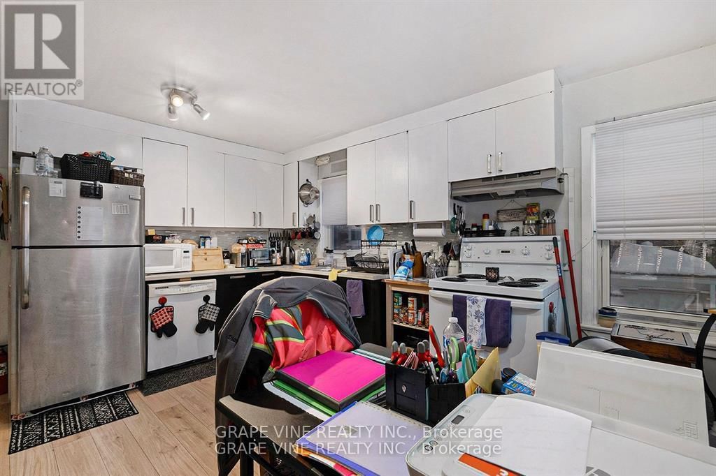 261 ELGIN STREET WEST Image 25