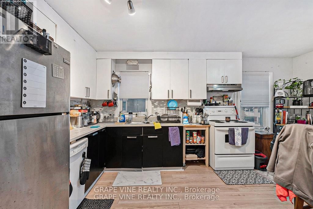261 ELGIN STREET WEST Image 26