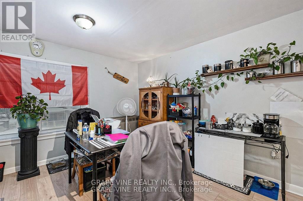 261 ELGIN STREET WEST Image 27