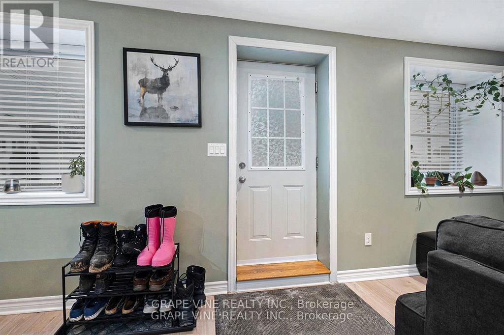 261 ELGIN STREET WEST Image 3