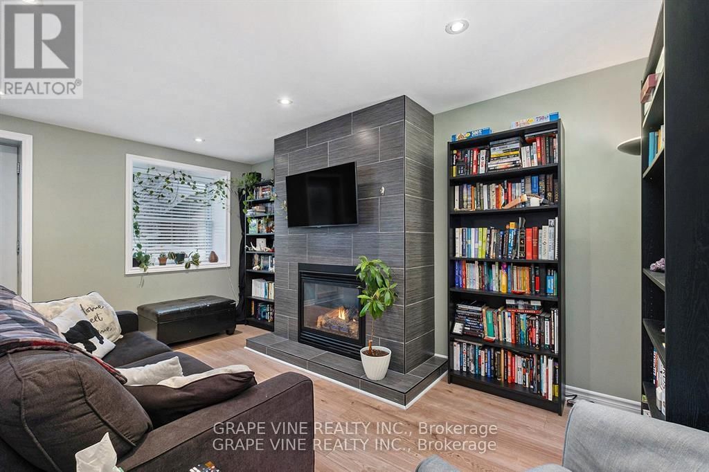 261 ELGIN STREET WEST Image 7