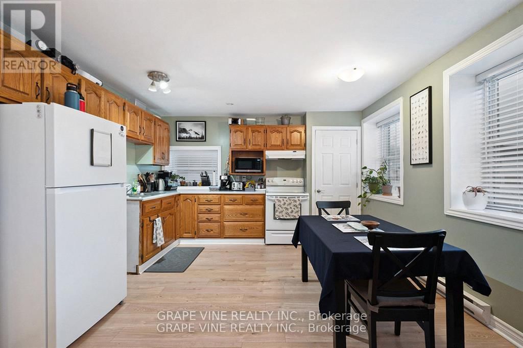 261 ELGIN STREET WEST Image 9