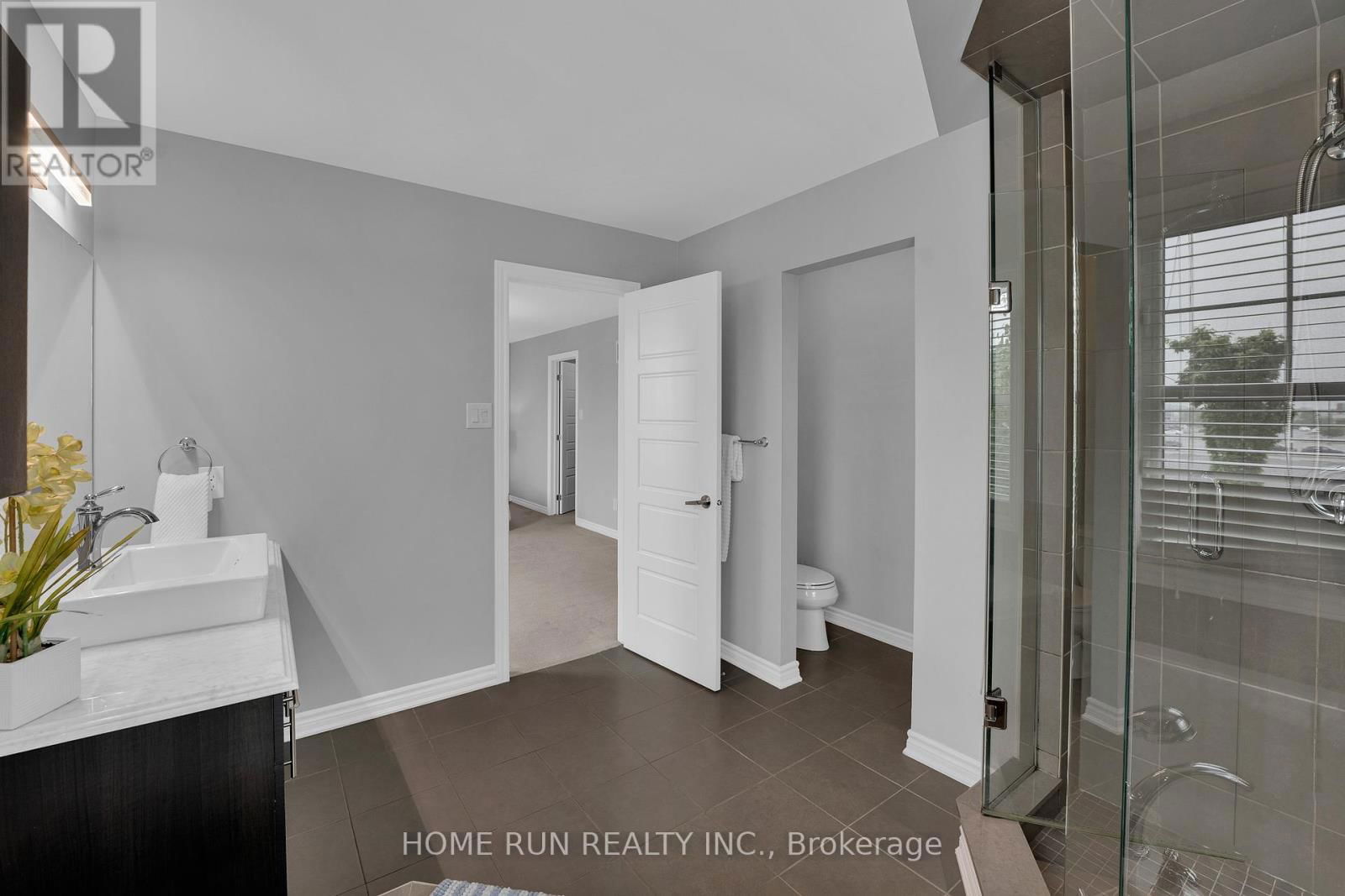 335 GALLANTRY WAY Image 31