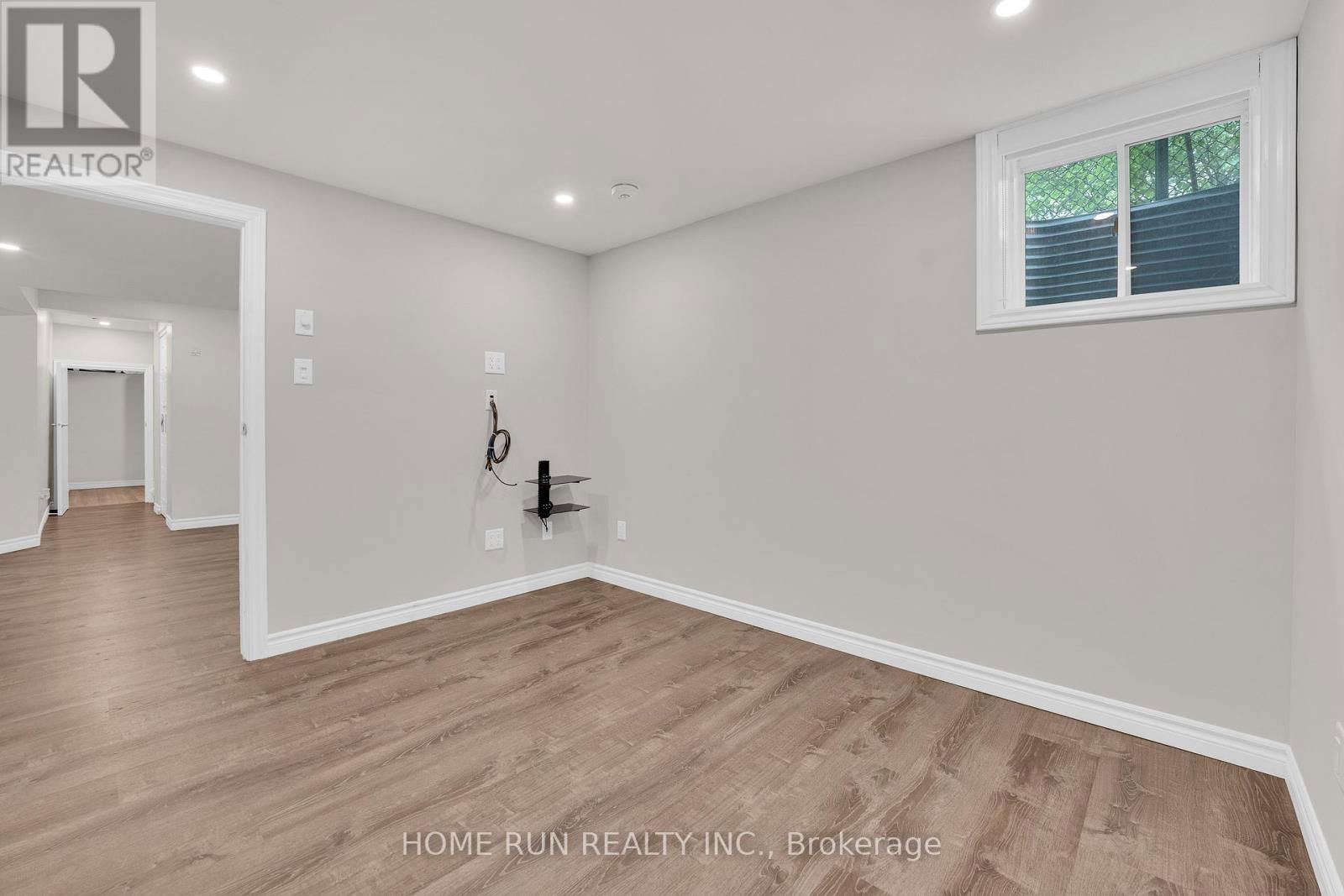 335 GALLANTRY WAY Image 44