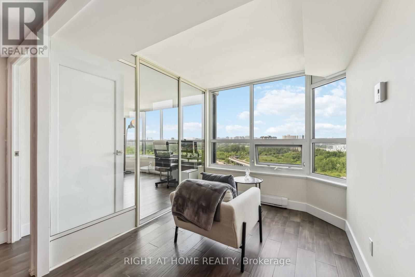 1608 - 1500 RIVERSIDE DRIVE Image 18