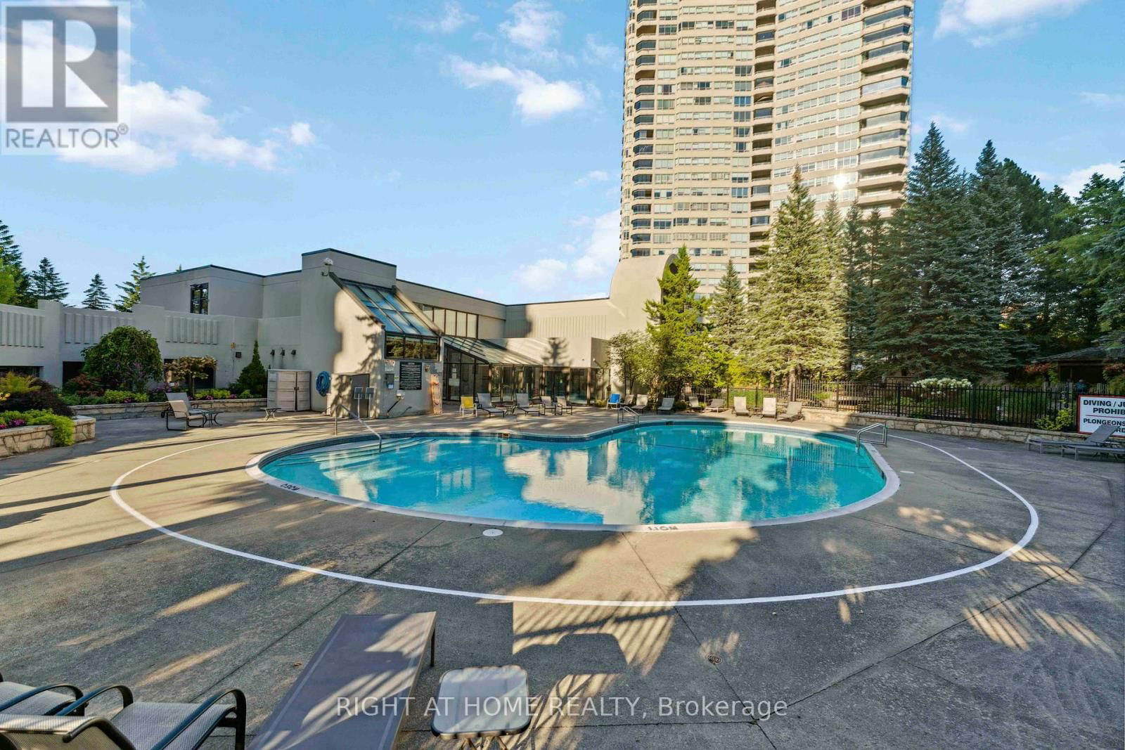 1608 - 1500 RIVERSIDE DRIVE Image 3