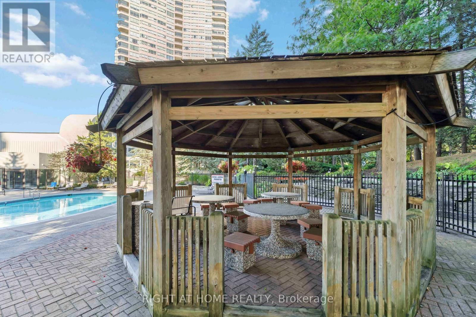 1608 - 1500 RIVERSIDE DRIVE Image 4