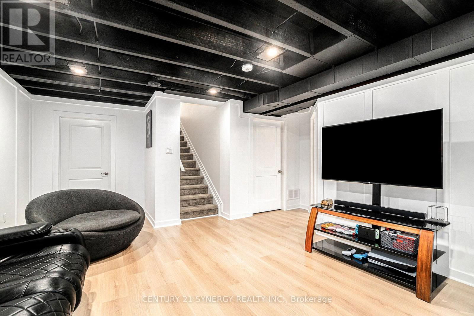 110 SEABERT DRIVE Image 21
