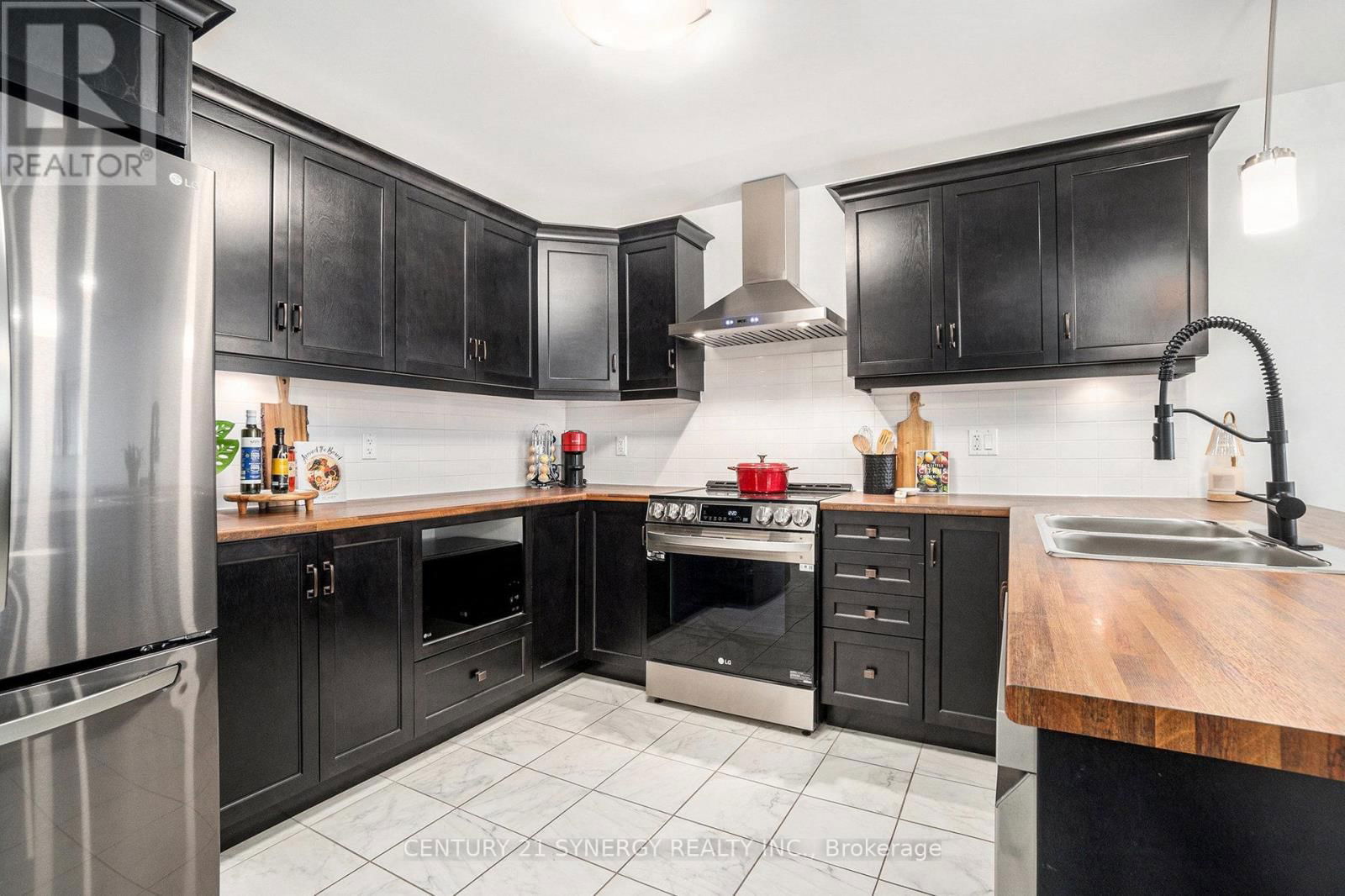 110 SEABERT DRIVE Image 9