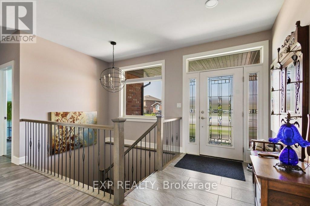 83 ESSEX DRIVE NORTH Image 16