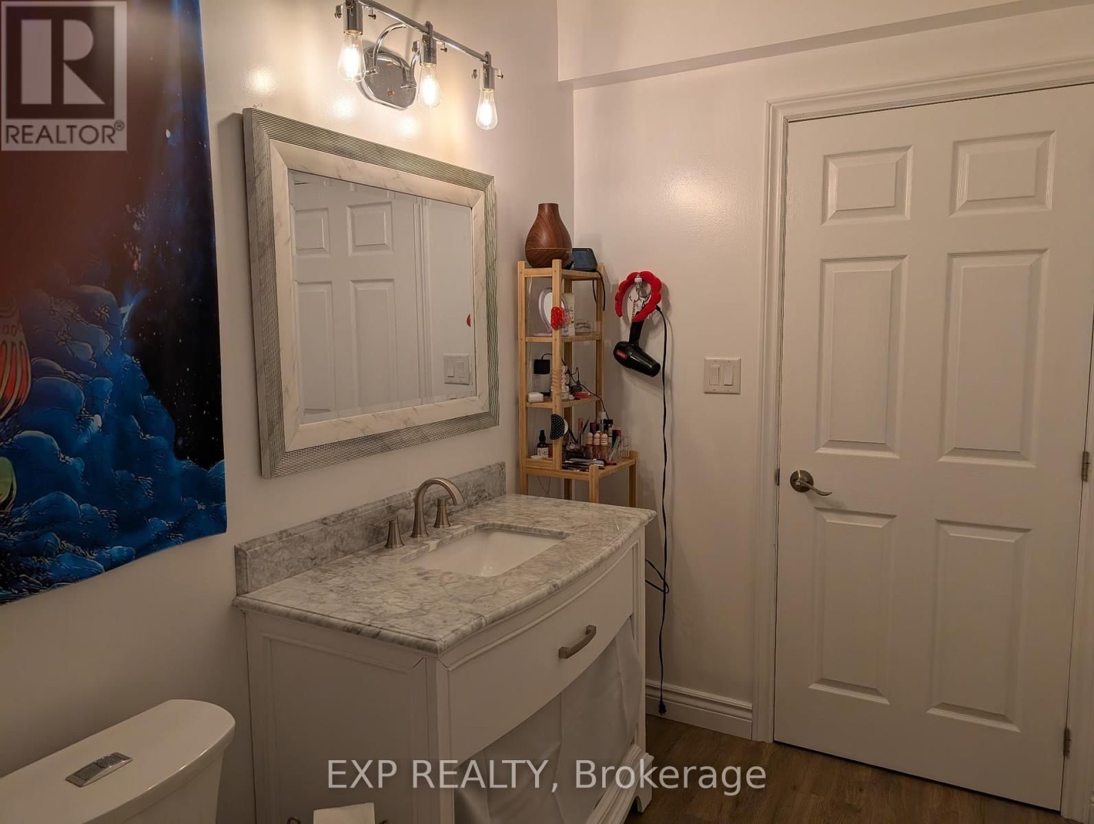 83 ESSEX DRIVE NORTH Image 28