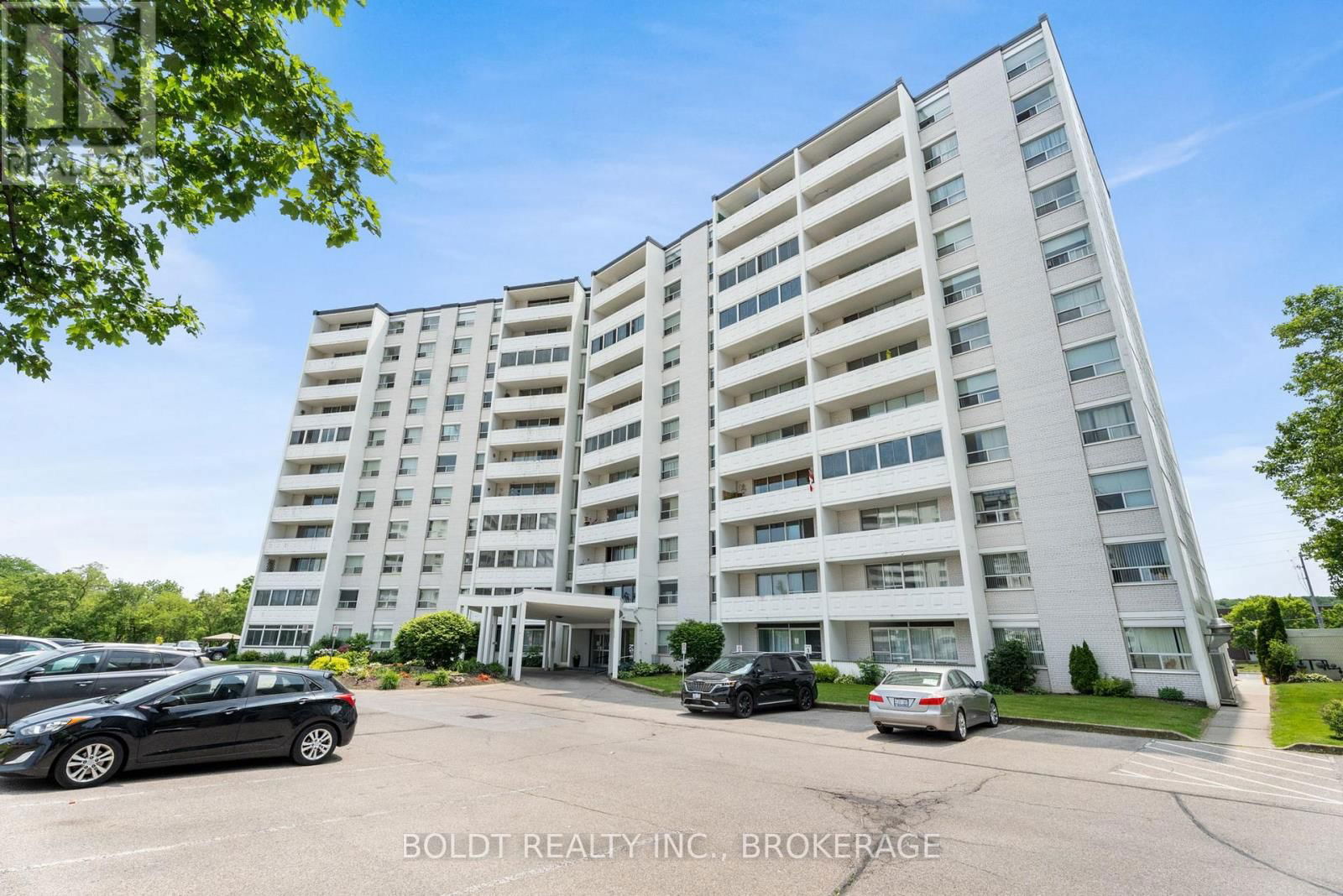 902 - 35 TOWERING HEIGHTS BOULEVARD Image 1