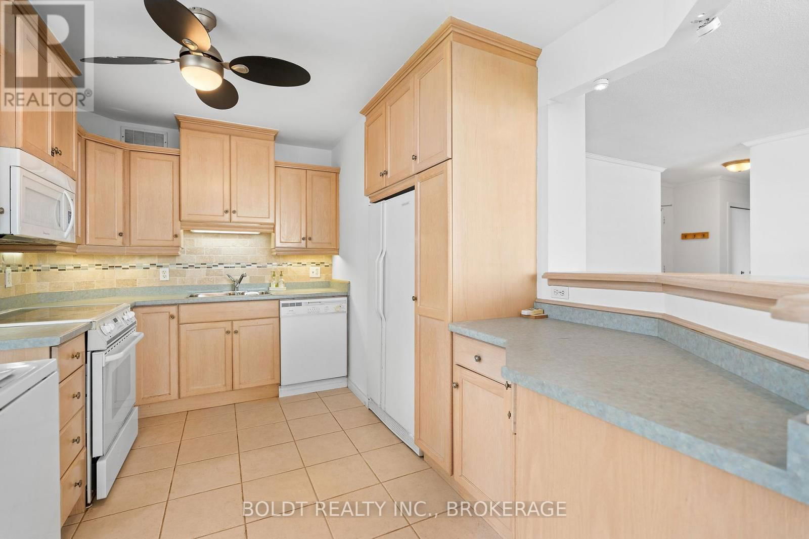 902 - 35 TOWERING HEIGHTS BOULEVARD Image 11