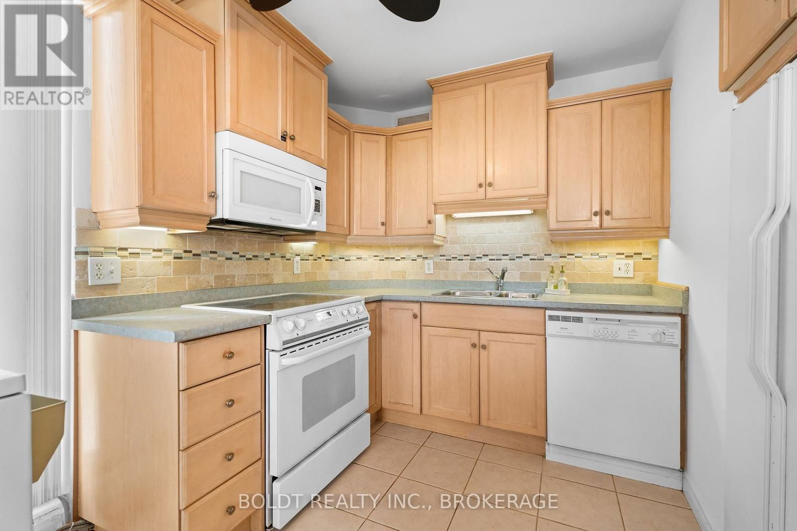 902 - 35 TOWERING HEIGHTS BOULEVARD Image 12