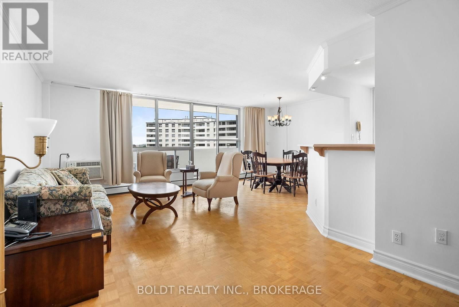 902 - 35 TOWERING HEIGHTS BOULEVARD Image 3